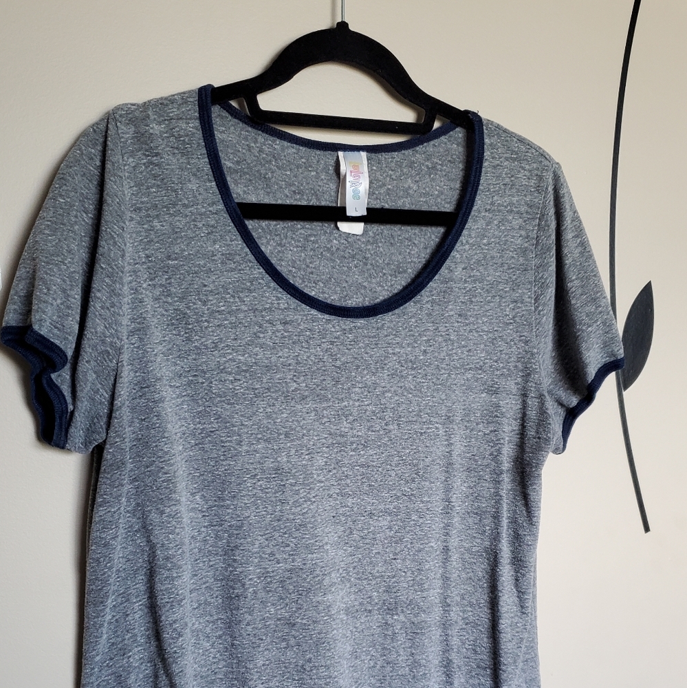Lularoe tee